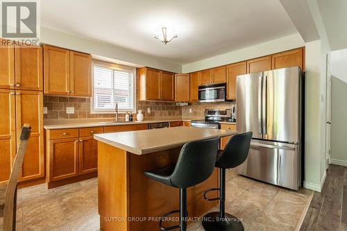 1190 Silverfox Drive, London North (North S), ON - Indoor Photo Showing Kitchen