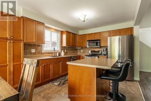 1190 Silverfox Drive, London North (North S), ON - Indoor Photo Showing Kitchen