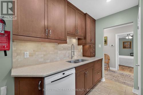 10 Plymouth Avenue, London North (North O), ON - Indoor Photo Showing Kitchen With Double Sink