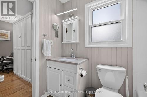 10 Plymouth Avenue, London North (North O), ON - Indoor Photo Showing Bathroom