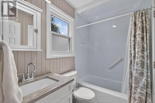 10 Plymouth Avenue, London North (North O), ON - Indoor Photo Showing Bathroom