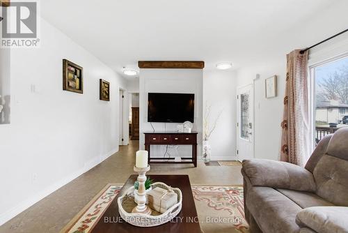 1975 Royal Crescent, London East (East I), ON - Indoor Photo Showing Living Room