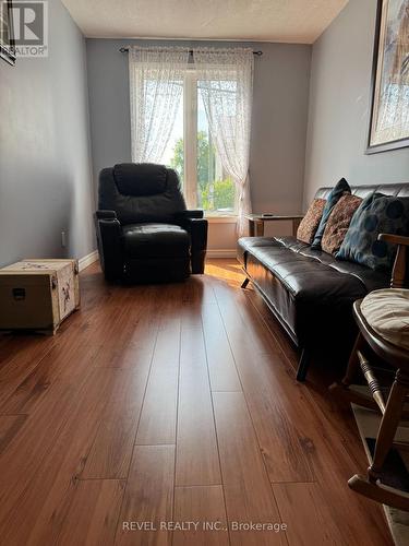 214 Birch Street S, Timmins (Ts - Se), ON - Indoor Photo Showing Living Room