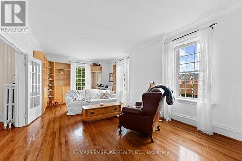 233 Catherine Street, Pembroke, ON - Indoor