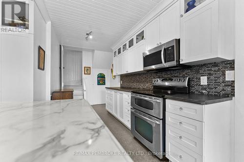 233 Catherine Street, Pembroke, ON - Indoor Photo Showing Kitchen