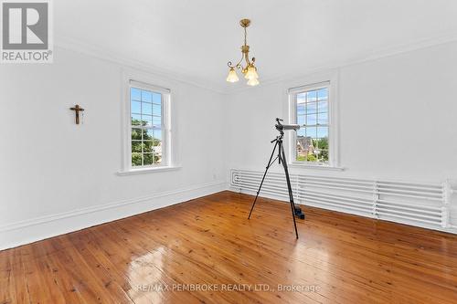 233 Catherine Street, Pembroke, ON - Indoor Photo Showing Other Room