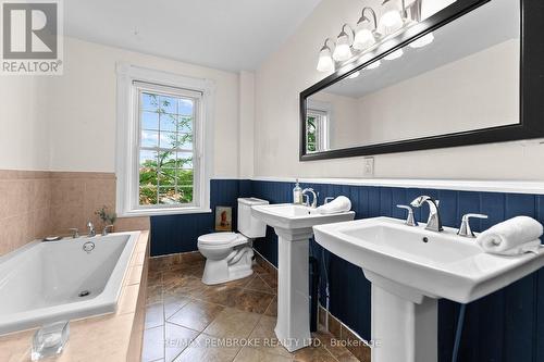 233 Catherine Street, Pembroke, ON - Indoor Photo Showing Bathroom