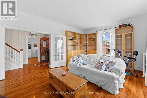 233 Catherine Street, Pembroke, ON - Indoor Photo Showing Living Room