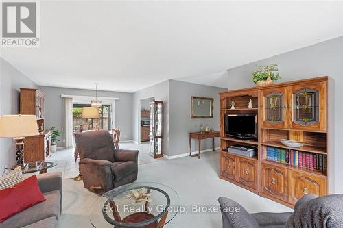 197 Chatterton Valley Crescent, Quinte West (Sidney Ward), ON - Indoor Photo Showing Living Room