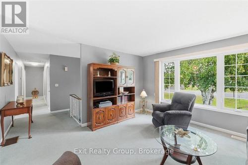 197 Chatterton Valley Crescent, Quinte West (Sidney Ward), ON - Indoor Photo Showing Living Room