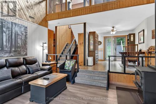 44 Lean Drive, North Kawartha, ON - Indoor Photo Showing Living Room