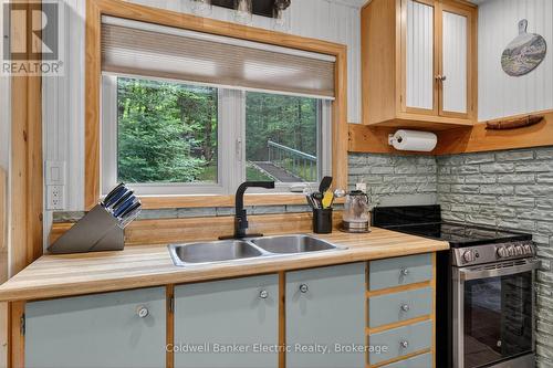 44 Lean Drive, North Kawartha, ON - Indoor Photo Showing Kitchen With Double Sink