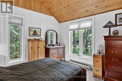 44 Lean Drive, North Kawartha, ON - Indoor Photo Showing Bedroom