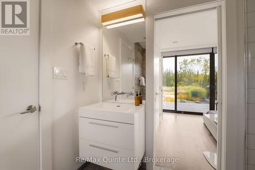 446 Fish Lake Road, Prince Edward County (Sophiasburgh), ON - Indoor Photo Showing Bathroom