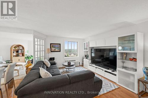 1001 - 960 Teron Road, Ottawa, ON - Indoor Photo Showing Living Room