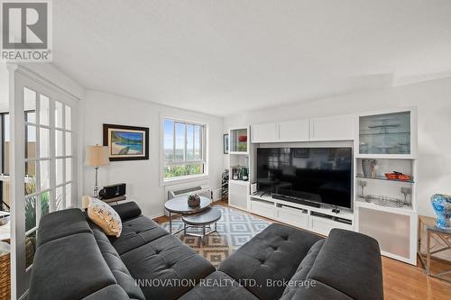 1001 - 960 Teron Road, Ottawa, ON - Indoor Photo Showing Living Room