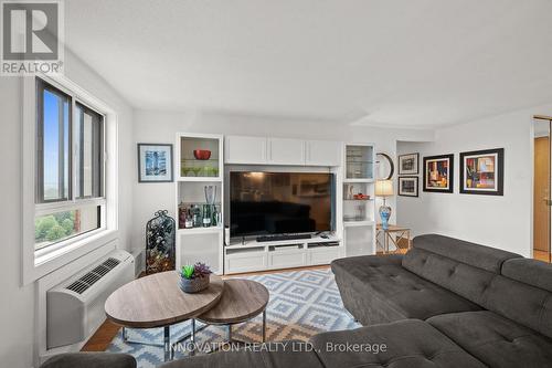 1001 - 960 Teron Road, Ottawa, ON - Indoor Photo Showing Living Room