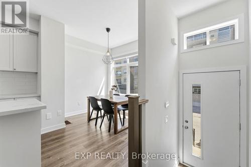19 Markle Crescent, Hamilton (Ancaster), ON - Indoor
