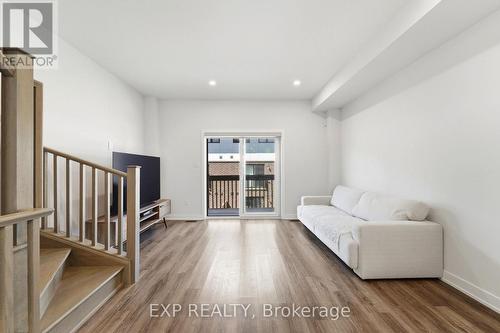 19 Markle Crescent, Hamilton (Ancaster), ON - Indoor