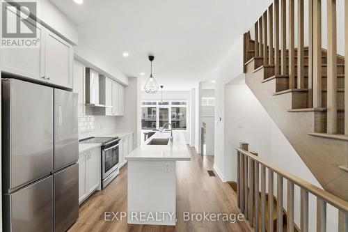 19 Markle Crescent, Hamilton (Ancaster), ON - Indoor Photo Showing Kitchen With Upgraded Kitchen