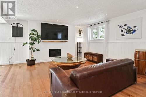 2756 Concession Rd 5, Adjala-Tosorontio, ON - Indoor Photo Showing Living Room