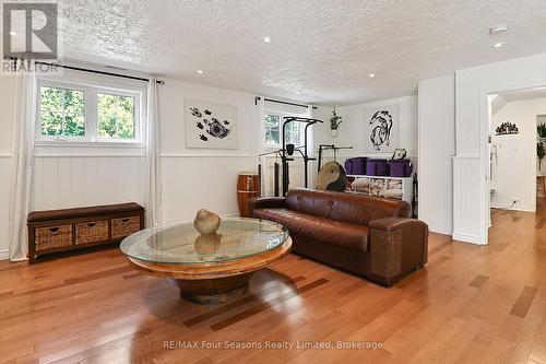 2756 Concession Rd 5, Adjala-Tosorontio, ON - Indoor Photo Showing Living Room