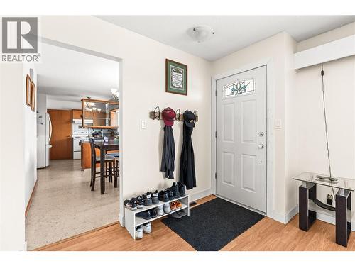 Main Level Dining Area - 1603 43Rd Avenue, Vernon, BC - Indoor Photo Showing Other Room