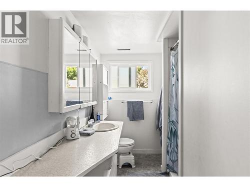 Suite Bathroom - 1603 43Rd Avenue, Vernon, BC - Indoor Photo Showing Bathroom