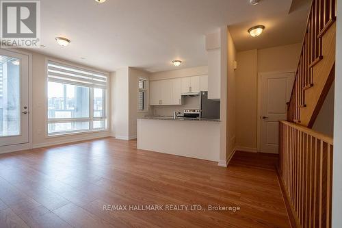 12 Dandara Gate Se, Vaughan, ON - Indoor Photo Showing Kitchen