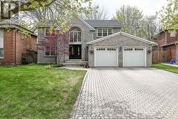 61 ADDINGTON SQUARE Markham, ON L3R 7N2