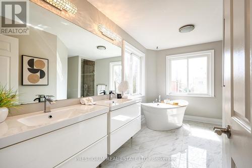 61 Addington Square, Markham, ON - Indoor Photo Showing Bathroom