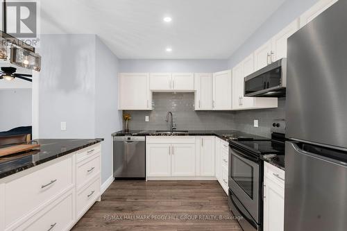 B08 - 126 Bell Farm Road, Barrie, ON - Indoor Photo Showing Kitchen With Stainless Steel Kitchen With Upgraded Kitchen