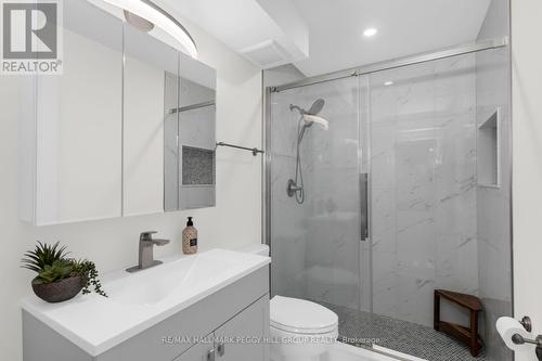 B08 - 126 Bell Farm Road, Barrie, ON - Indoor Photo Showing Bathroom