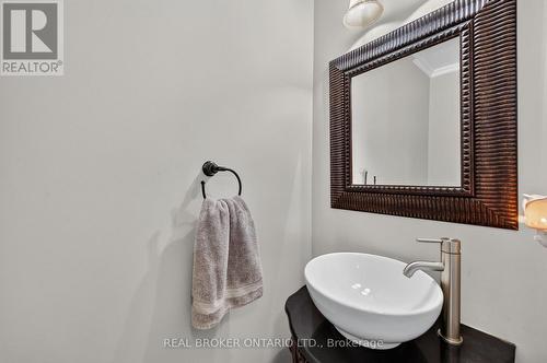 35 Bloom Crescent, Barrie, ON - Indoor Photo Showing Bathroom
