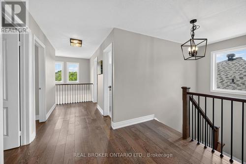 35 Bloom Crescent, Barrie, ON - Indoor Photo Showing Other Room