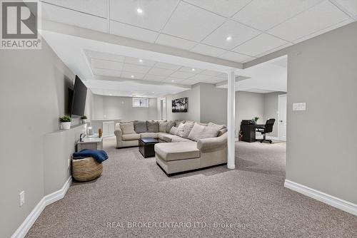 35 Bloom Crescent, Barrie, ON - Indoor
