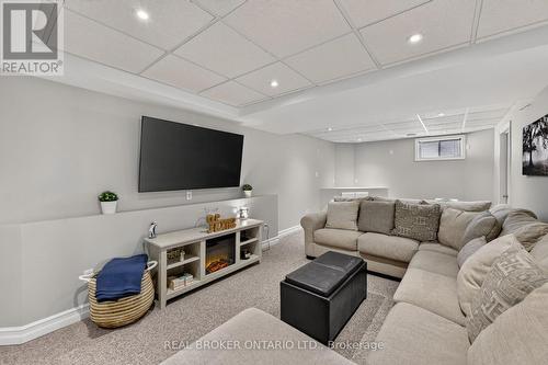 35 Bloom Crescent, Barrie, ON - Indoor
