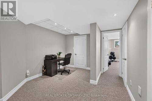 35 Bloom Crescent, Barrie, ON - Indoor