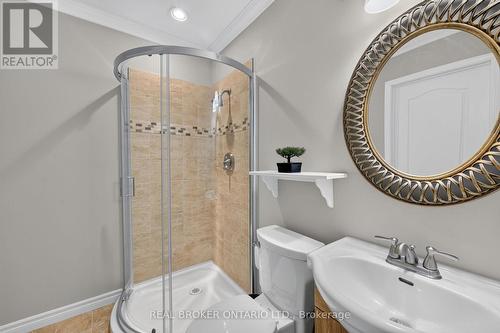35 Bloom Crescent, Barrie, ON - Indoor Photo Showing Bathroom