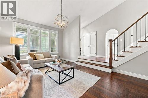 2086 Cavendish Drive, Burlington, ON - Indoor Photo Showing Living Room