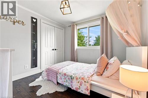 2086 Cavendish Drive, Burlington, ON - Indoor Photo Showing Bedroom