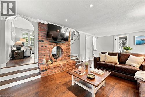 2086 Cavendish Drive, Burlington, ON - Indoor Photo Showing Living Room
