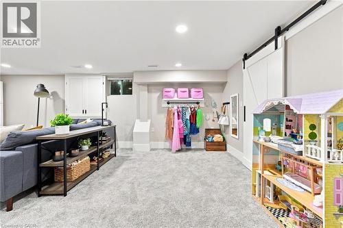 2086 Cavendish Drive, Burlington, ON - Indoor Photo Showing Other Room