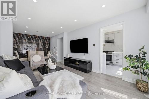 3 Gilmore Drive, Brampton, ON - Indoor Photo Showing Living Room