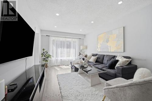 3 Gilmore Drive, Brampton, ON - Indoor Photo Showing Living Room