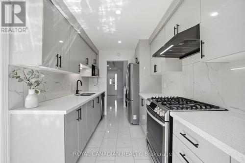3 Gilmore Drive, Brampton, ON - Indoor Photo Showing Kitchen With Double Sink With Upgraded Kitchen