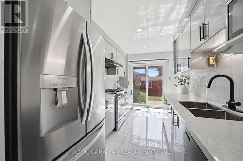 3 Gilmore Drive, Brampton, ON - Indoor Photo Showing Kitchen With Double Sink With Upgraded Kitchen
