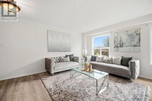 75 Wilmont Court, Brampton, ON - Indoor Photo Showing Living Room