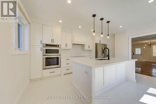 286 Gilbert Avenue, Toronto, ON - Indoor Photo Showing Kitchen With Upgraded Kitchen