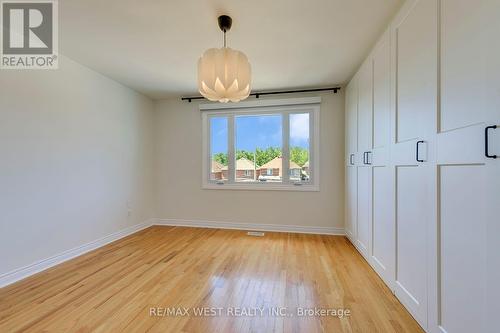 286 Gilbert Avenue, Toronto, ON - Indoor Photo Showing Other Room
